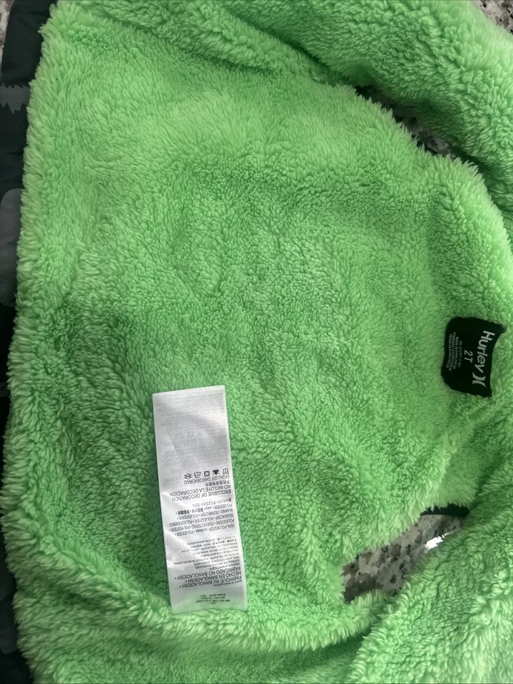 Chaleco acolchado con cremallera verde neón y camuflaje Hurley 2T para niños COMO NUEVO * Foto 3 de 4