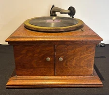 Victor VV-VI Tabletop Phonograph Exceptionally Nice Cabinet