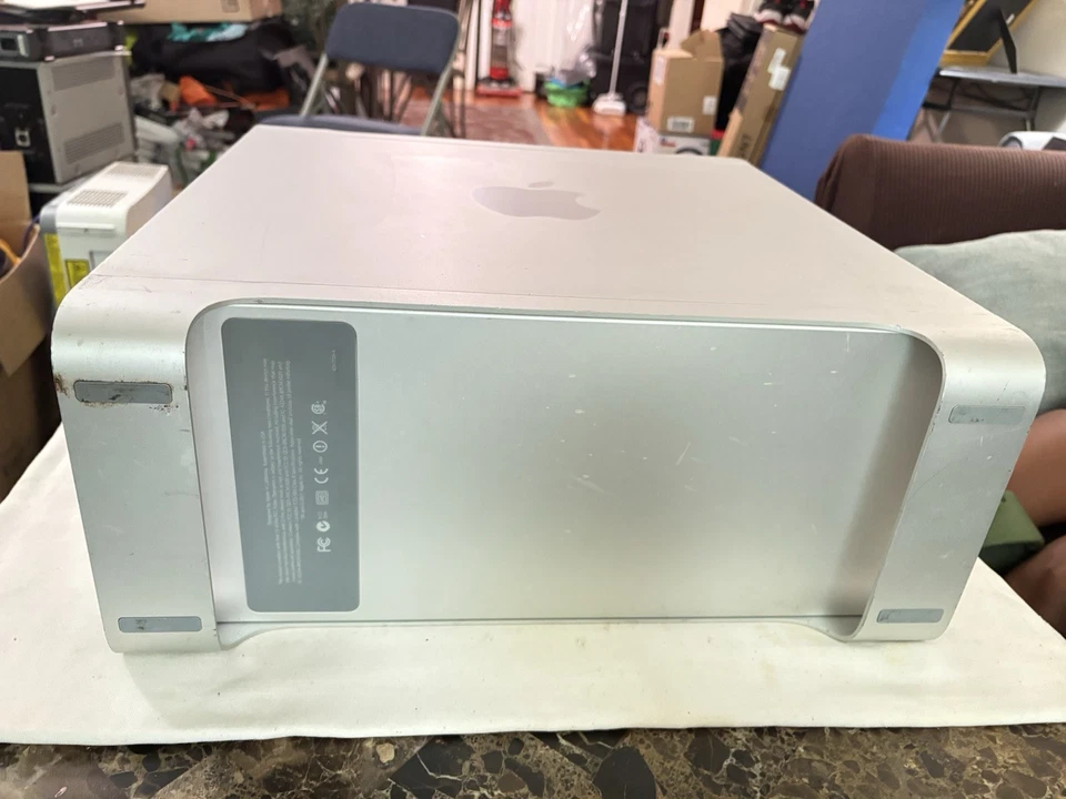 Mac Pro Mid 2012 (MacPro5,1) For parts only - Image 4 of 4