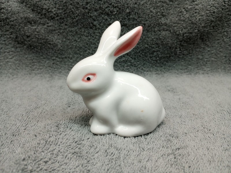 Vintage Ceramic White Bunny Rabbit Figurine
