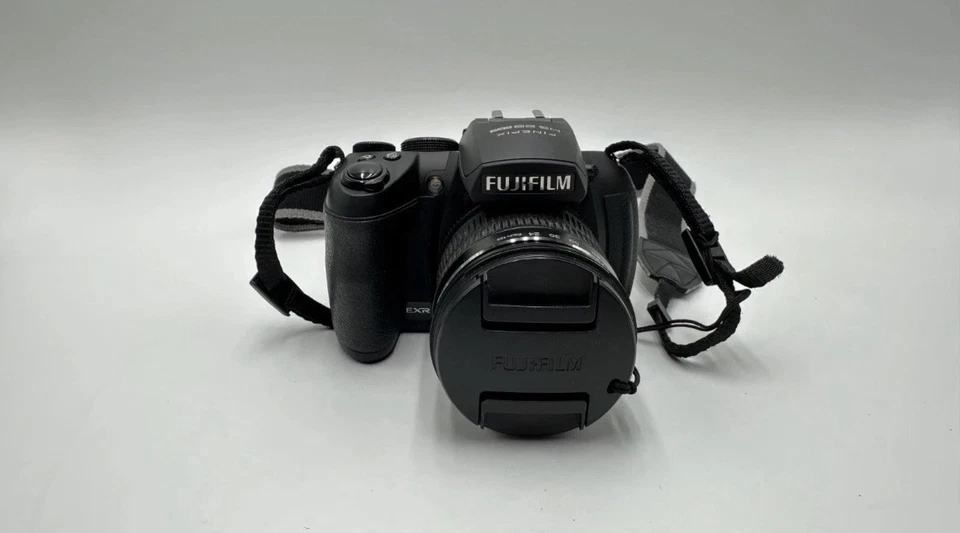Fujifilm FinePix HS Series HS30EXR 16.0MP Digital Camera - Black (16229270) - Image 2 of 4