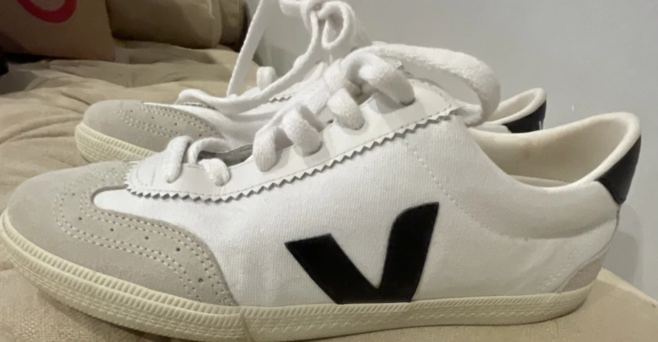 Veja Mujer Volley Lona, Blanco/Negro, EE. UU. 9 Foto 3 de 4