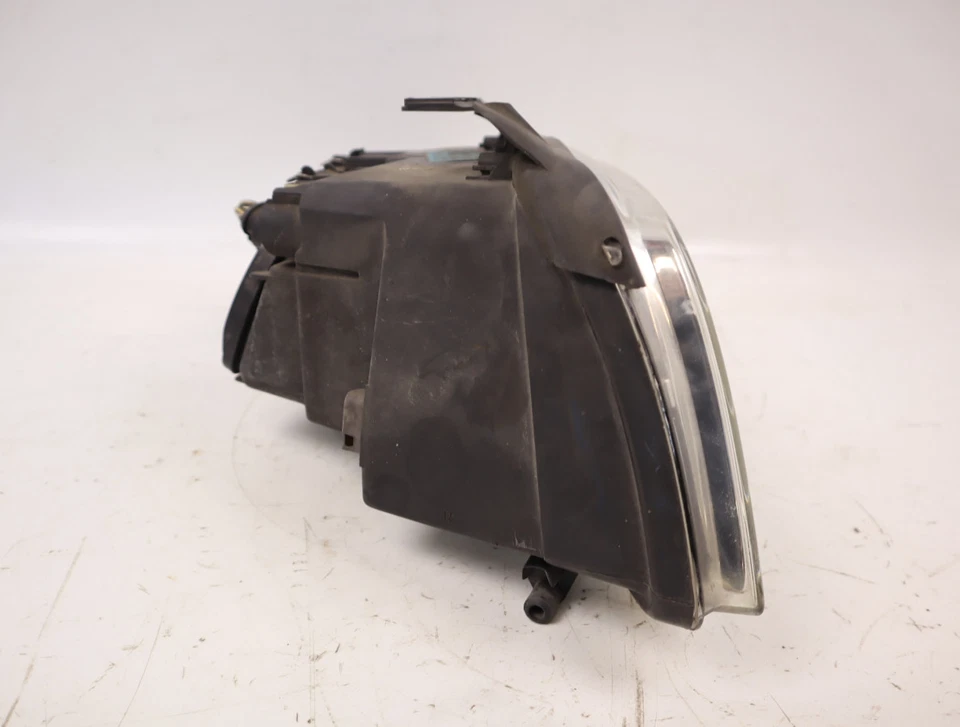 Phare gauche occasion AUDI A4 I Phase 2 - 1.9 TDI 90ch - - Photo 4/4