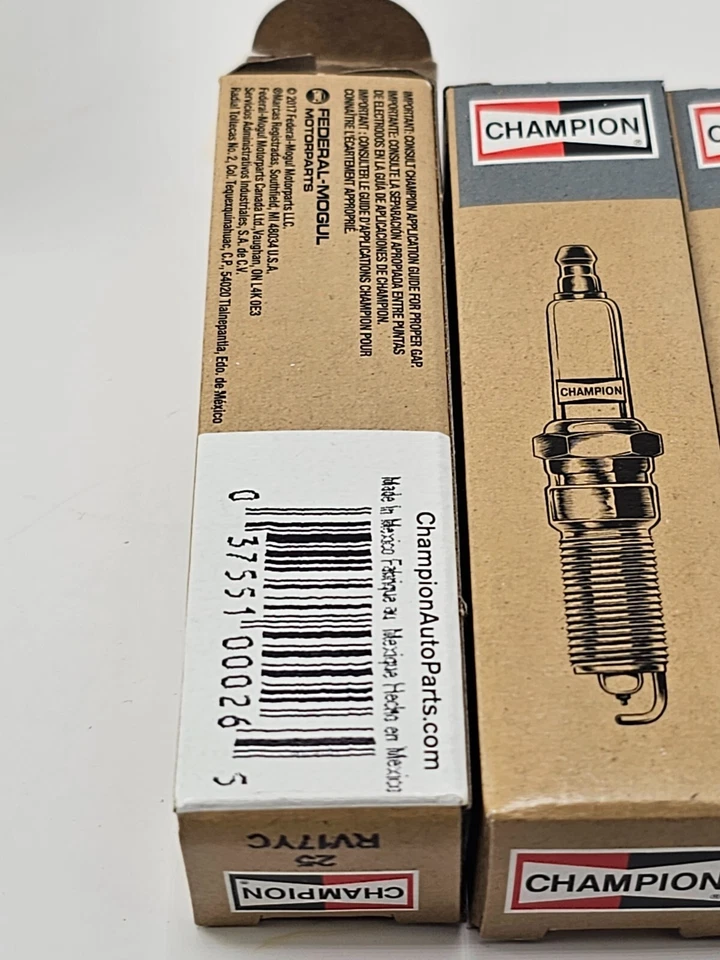 (CANTIDAD 4) Bujía Champion Copper Plus RV17YC para Chevrolet C2500 Suburban 1995 Foto 2 de 4