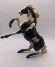 HARTLAND VINTAGE REARING MUSTANG STALLION BLACK WHITE PINTO