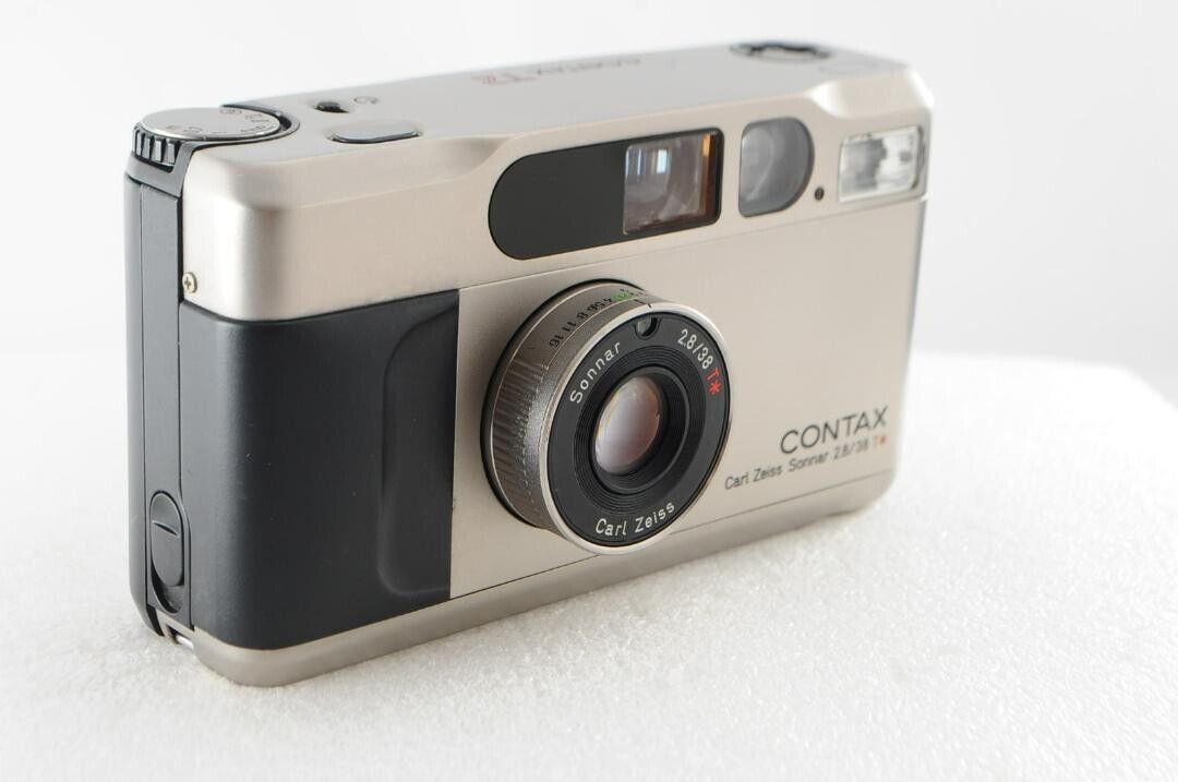 CONTAX T2D T2 Carl Zeiss Sonnar D Point & Shoot 35mm Silver CONTAX T2D T2 Carl Zeiss Sonnar D Point & Shoot 35mm Silver