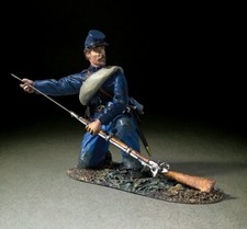 BRITAINS CIVIL WAR UNION 31353 UNION FEDERAL IRISH BRIGADE KNEELING LOADING