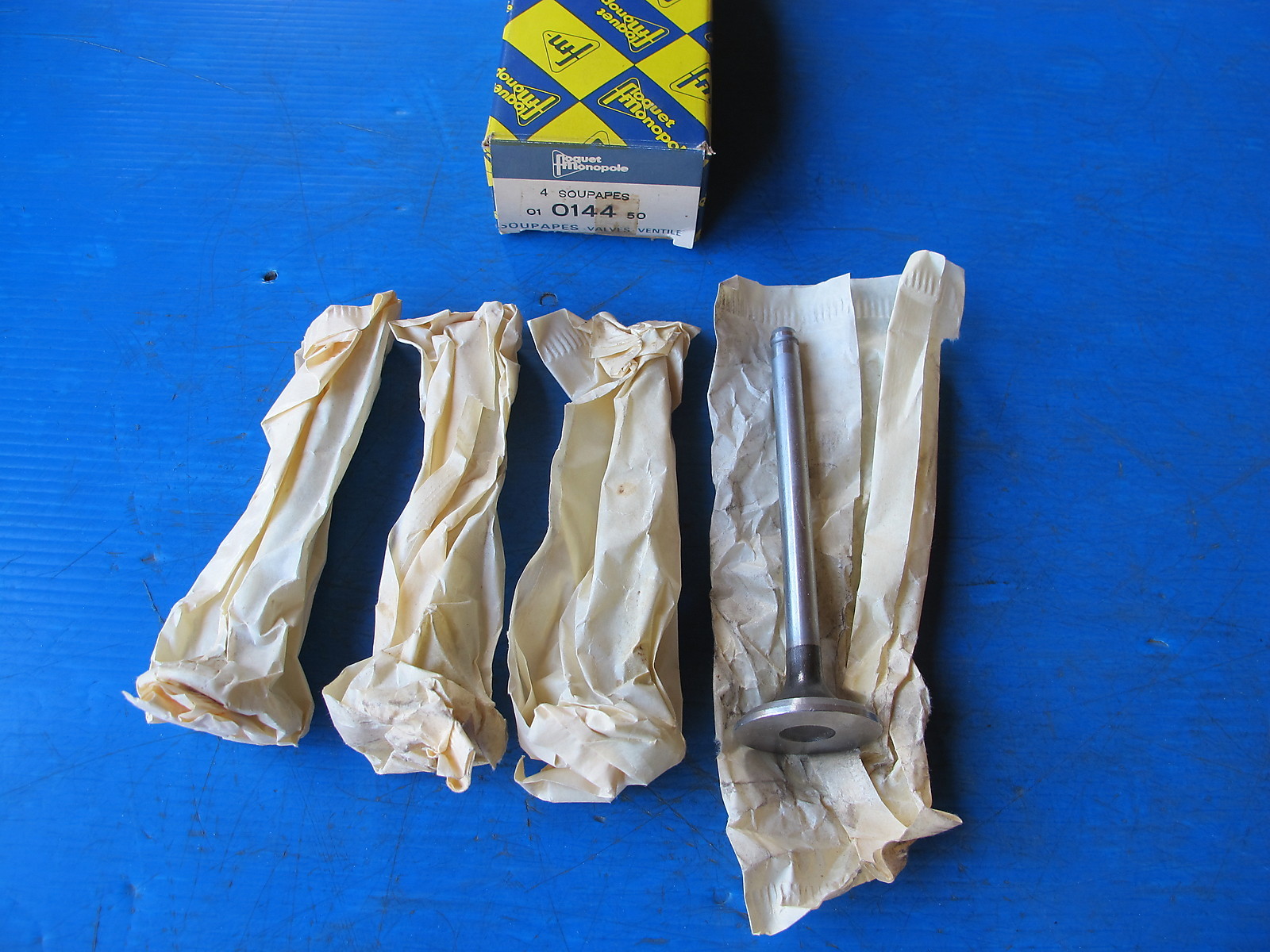 Soupapes d'échappement Floquet Monopole en acier forgé de haute précision pour Peugeot 304