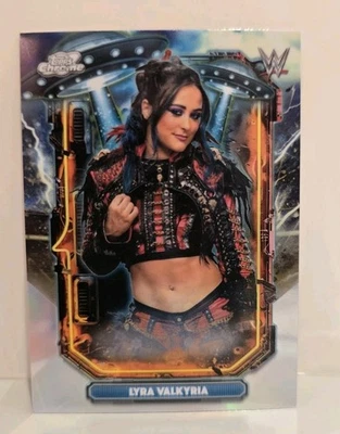 ET Lyra Valkyria WWE Topps Chrome Cosmic Carte Catch 2026 - Photo 1/2