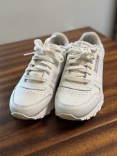 REEBOK Classic White Leather Size 4 Youth Kids