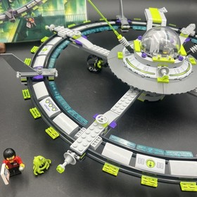 Lego 7065, Alien Conquest Mothership, 100% Complete w/ Figures and Manual