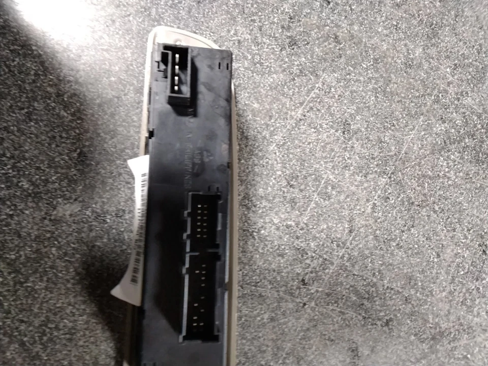 Главный выключатель стеклоподъемника для левой двери водителя 2006-2006 Gmc Envoy Xl EP9GQ - Изображение 4 из 4