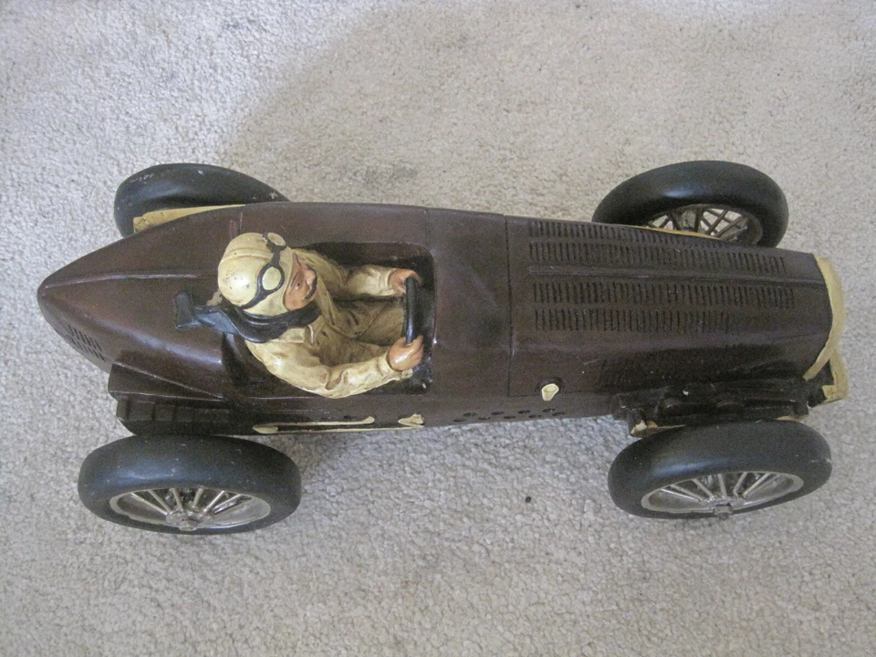 Antica Bugatti tipo 59 T. Nuvolari 1/10 in fibra di vetro vintage - anni '30 - Immagine 3 di 4