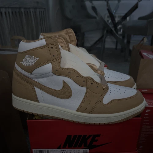 Nike Air Jordan Mid 1 retrò. Tan white uk taglia 9 euro 44 SPLENDIDO ORIGINALE AUTENTICO