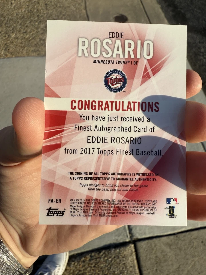2017 TOPPS FINEST EDDIE ROSARIO REFRACTOR AUTO ON CARD AUTOGRAPH - Image 3 of 3
