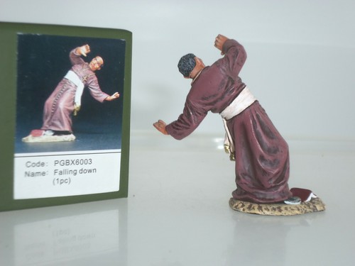 EQUIPO MINIATURAS PGBX6003 BOXER CHINO REBELIÓN SACERDOTE CRISTIANO CAYENDO - Imagen 2 de 2