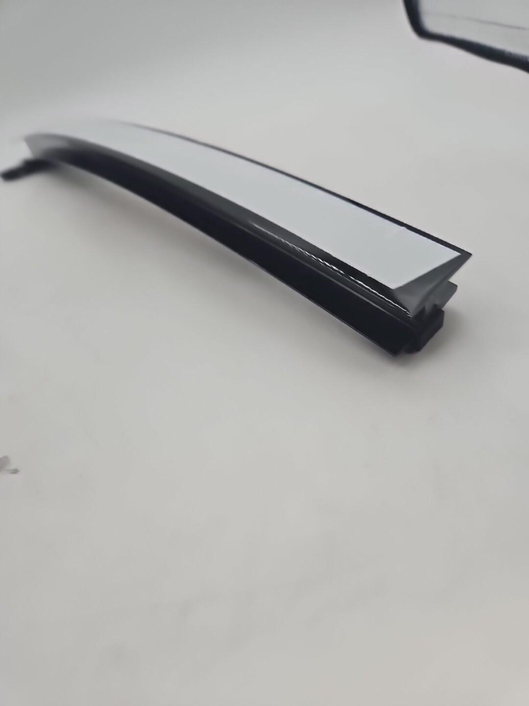 BENTLEY WINDOW GUIDE (3W5839410H)