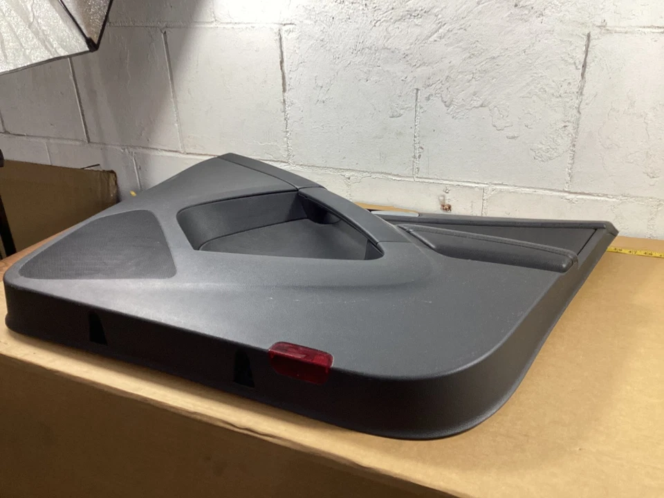 2011-2013 VOLKSWAGEN Tiguan T5 Front Right Passenger Door Card Panel 867012B OEM - Image 2 of 4