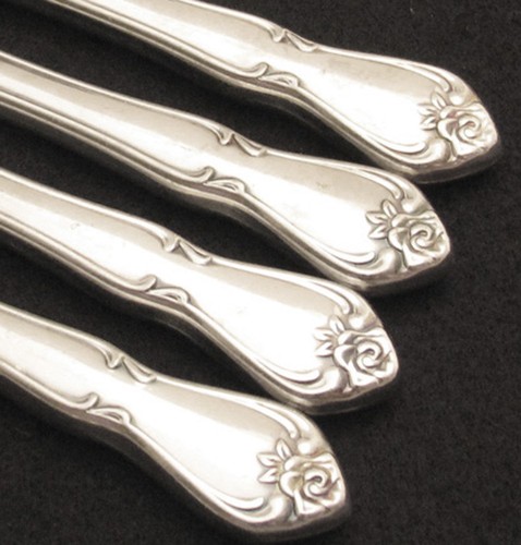 ONEIDA ARBOR ROSE TRUE ROSE STAINLESS DINNER KNIVES OHSARR 552 set of four - Picture 2 of 3