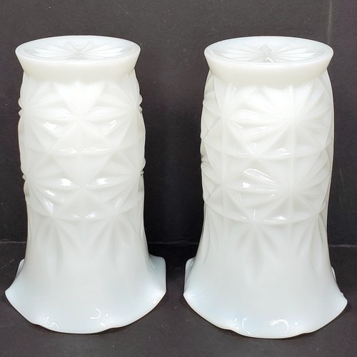 Lot of 2 Vtg Hazel Atlas White Milk Glass Starburst Pattern Vase 5.75" Tall - Picture 7 of 8