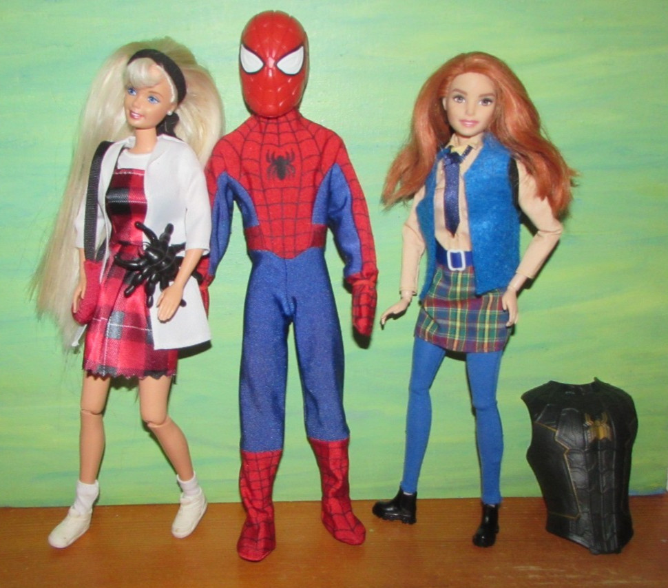 Máscara Spideman Personalizada Mary Jane Pelo Rojo Gwen Vestido a Cuadros Chaqueta Pete/Ken 3 Muñecas