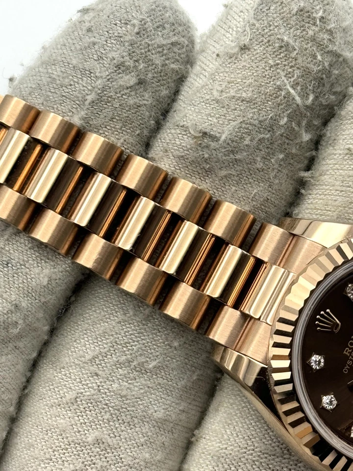 Rolex Datejust 28 mm Chocolate Diamante IV Esfera Oro Rosa 279175 Caja y Papeles 2022 Foto 2 de 4
