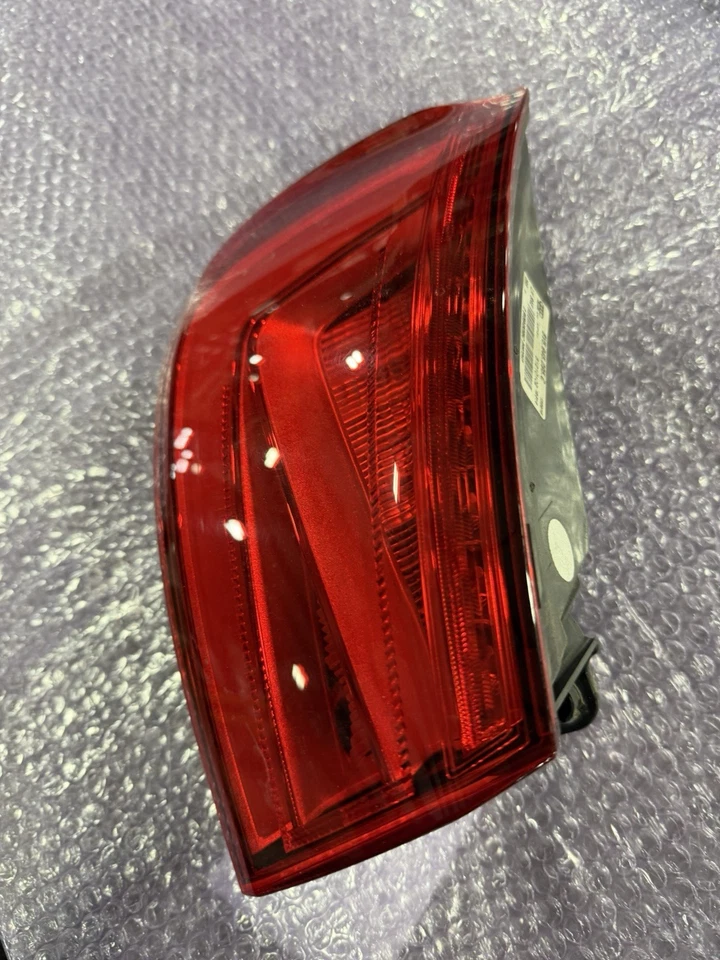 2015-2016 AUDI A3 S3 8V IZQUIERDA EXTERIOR LED LUZ TRASERA LÁMPARA OEM 8V5945095C Foto 2 de 4