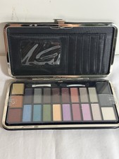 Makeover Essentials Eyeshadow Palette Wallet ...