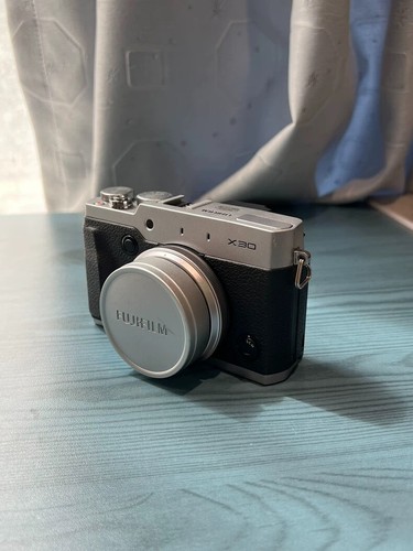 98%new-Fujifilm X30 12MP Digital Camera - Picture 4 of 8