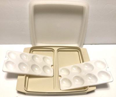 Tupperware Deviled Egg Keeper Carrier Tray Container Almond 723-2 EUC - VINTAGE