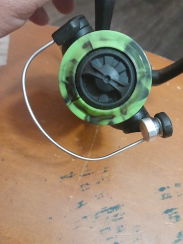 South Bend Worm Gear Light Action Spinning Fishing Reel Green Prespooled Line - Picture 6 of 6