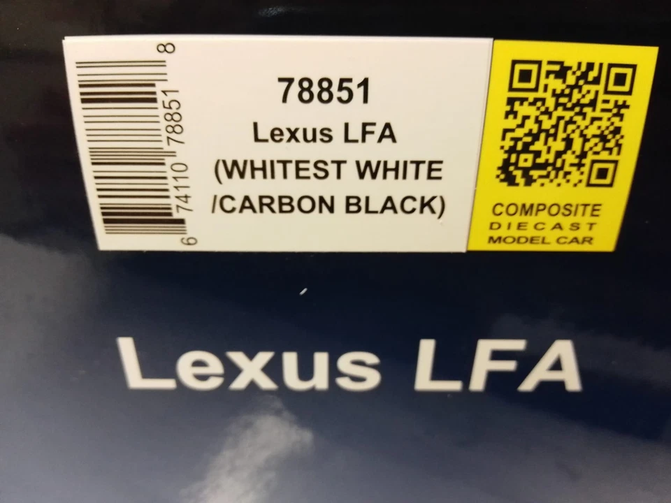 Autoart Lexus LFA Blanc Pur Carbone Noir 1/18 78851 - Photo 3/3