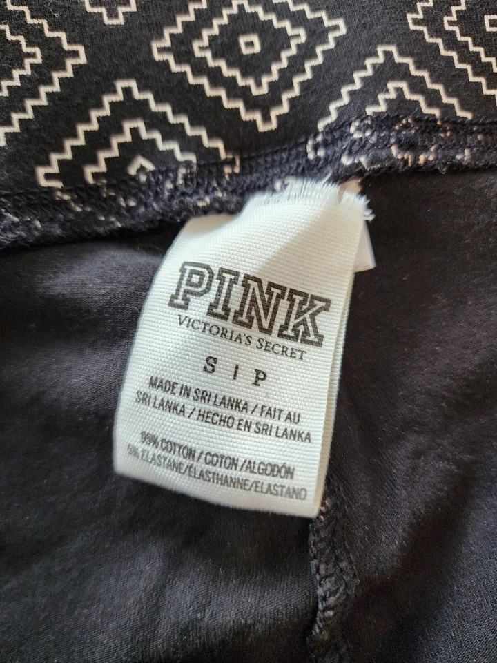 Victoria Secret Black Yoga High Rise Leggings Geometric Tribal Athletic Sz S - Image 2 of 4