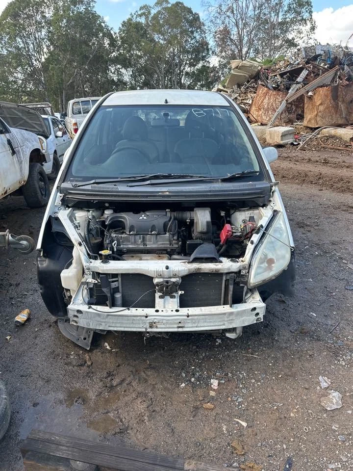 2004 Mitsubishi Colt Z27A Right Drivers Front Window Glass 02-08 RHD #B717 - image 2 of 4