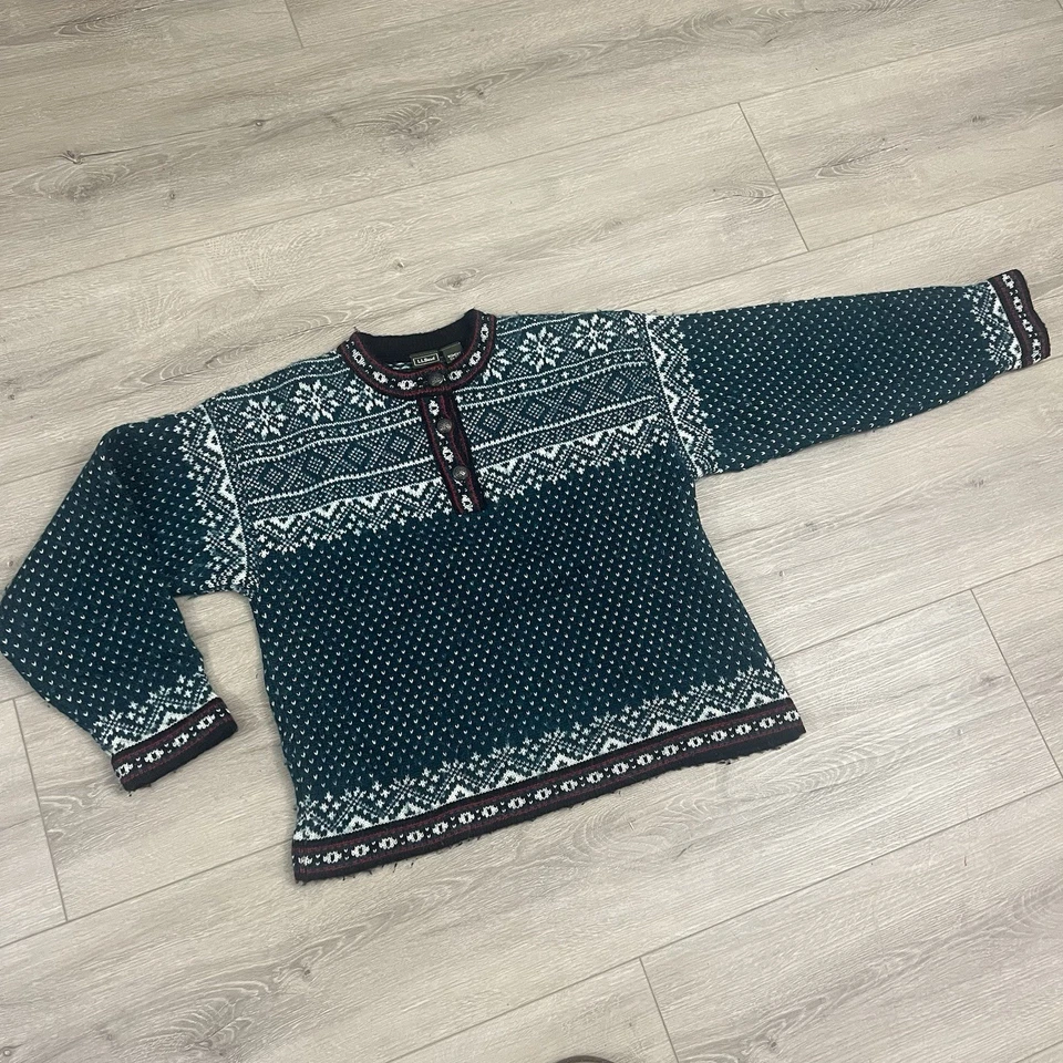 LL Bean Sweater Women’s Small Green Merino Wool Nordic Snowflake Birdseye - Image 3 of 4