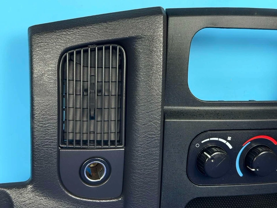 Dodge Ram 1500 2002-2005 4x2 tablero radio bisel moldura panel aire acondicionado 02-05 5GV52TRMAB 03 Foto 2 de 4