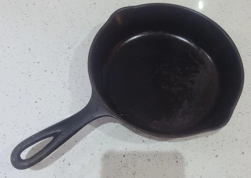 Vintage Wagner Ware No.5 Skillet 8” Inch Cast Iron  Signed~ FREE SHIP