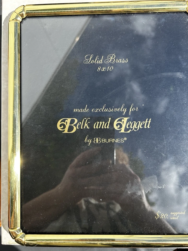 Nuevo marco de fotos vintage•Latón macizo, vidrio real•8 x 10•MCM•Ornado Foto 3 de 4