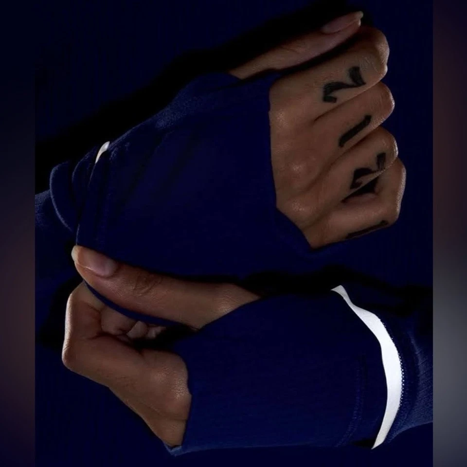 Lululemon | Camisa It's Rulu Run acanalada LS | Talla 0 | Azul psíquico | Usada en Excelente Condición Foto 4 de 4