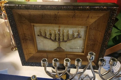 Hanukkah Lotto Menorah, Candele, Dreidel, Kippot/Yamaka, Foto Ecc... - Foto 2 di 24