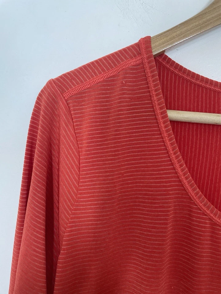 Camiseta Athleta Shadow Stripe Chi Manga Larga Ligera Semi Transparente Naranja Talla XL Foto 2 de 4