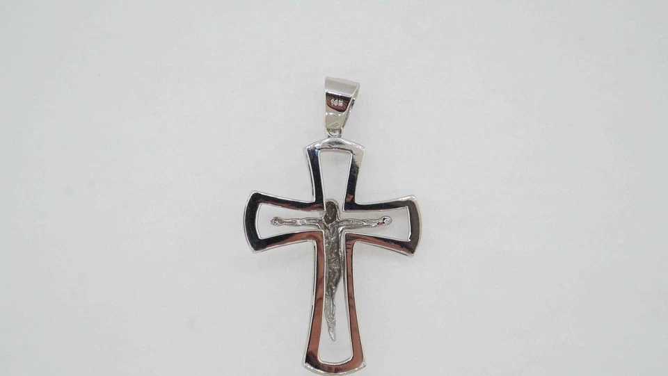 Colgante Cruz Diamante Oro Blanco Descuento 0.94 TCW Foto 4 de 4