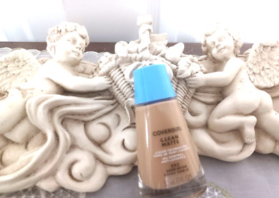 COVERGIRL CLEAN MATTE LIQUID FOUNDATION-SAND BEIGE 553-OIL CONTROL-NEW-1 FL. OZ.