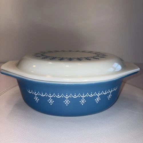 Vintage PYREX SNOWFLAKE Garland Casserole Dish W/Lid 1.5 QT Scratches See/Read