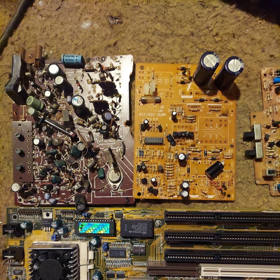 5lb4.5oz Lot Of Scrap Circuit Boards motherboards / Scrap Recovery - Image 2 of 4