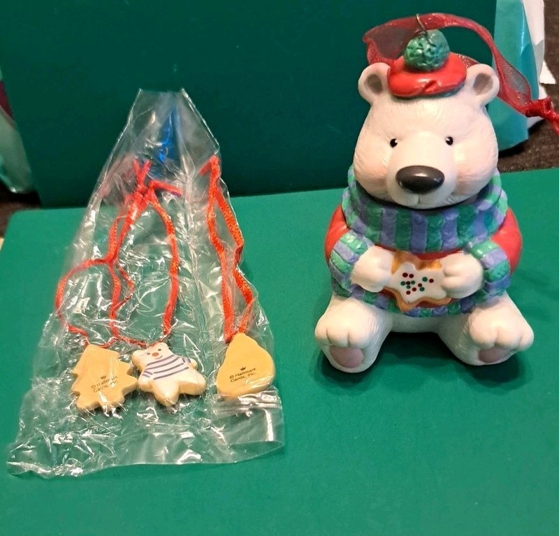 Hallmark Sweet Tooth Treats Christmas Ornament Polar Bear Cookie Jar 2002