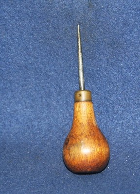 VINTAGE SCRATCH AWL TOOL   3 3/8  LONG UNBRANDED ^3509