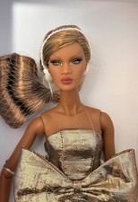 Fashion Royalty Nuface Optic Gold Nadja NRFB Integrità Giocattoli