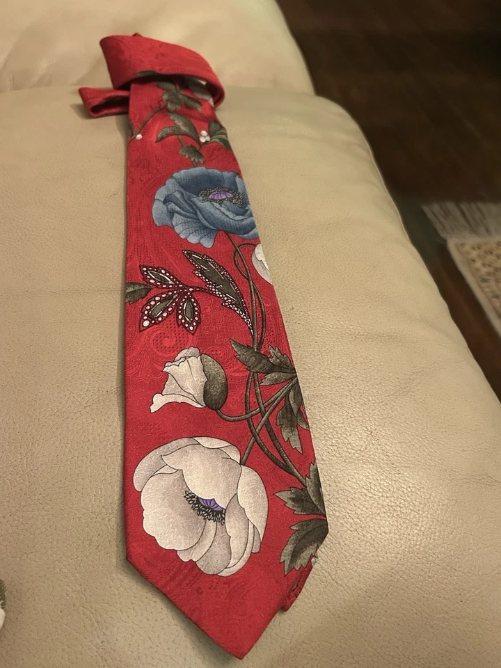 Classy “Leonard” 100% Silk Ti, de Paris; one of its kind..   - Image 2 of 4