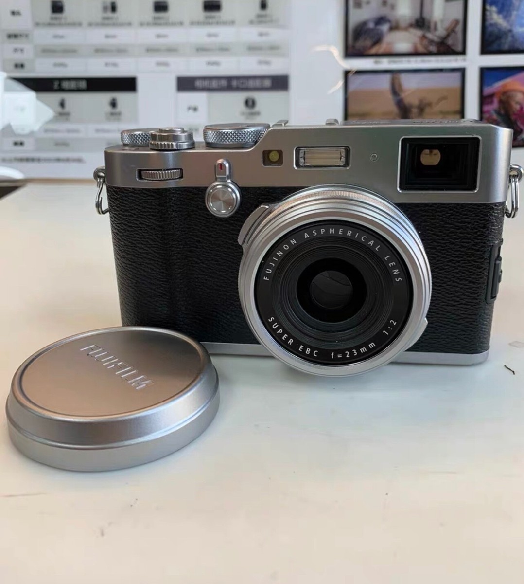 【要修理だけどおまけ多数！】FUJIFILM　X100F 要修理だけどおまけ多数！】FUJIFILMX100F